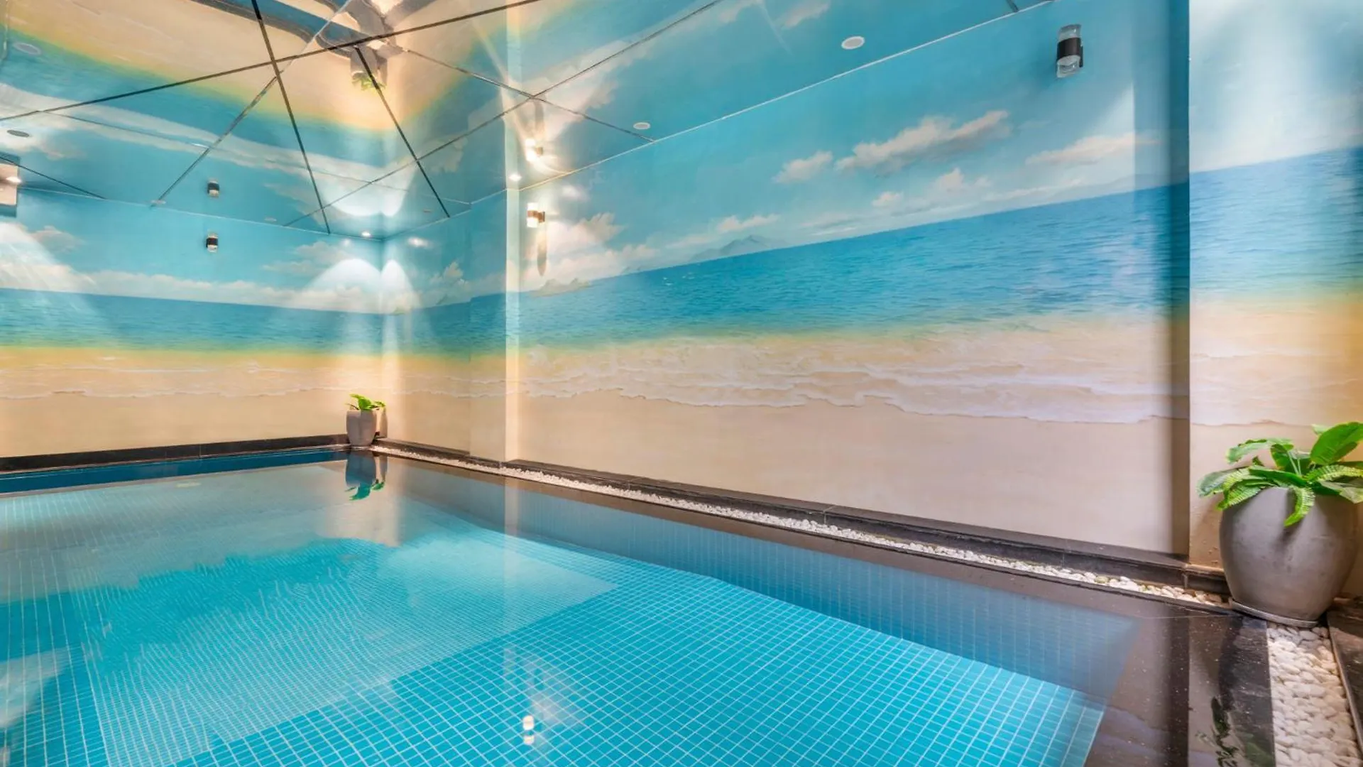 Beach Hotel By Raon - Stay 24H Da Nang 0*,  Vietnam