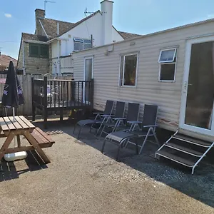 The Jackdaw Pub Self Catering Static Caravan Free Breakfast Supplied , Tadcaster United Kingdom